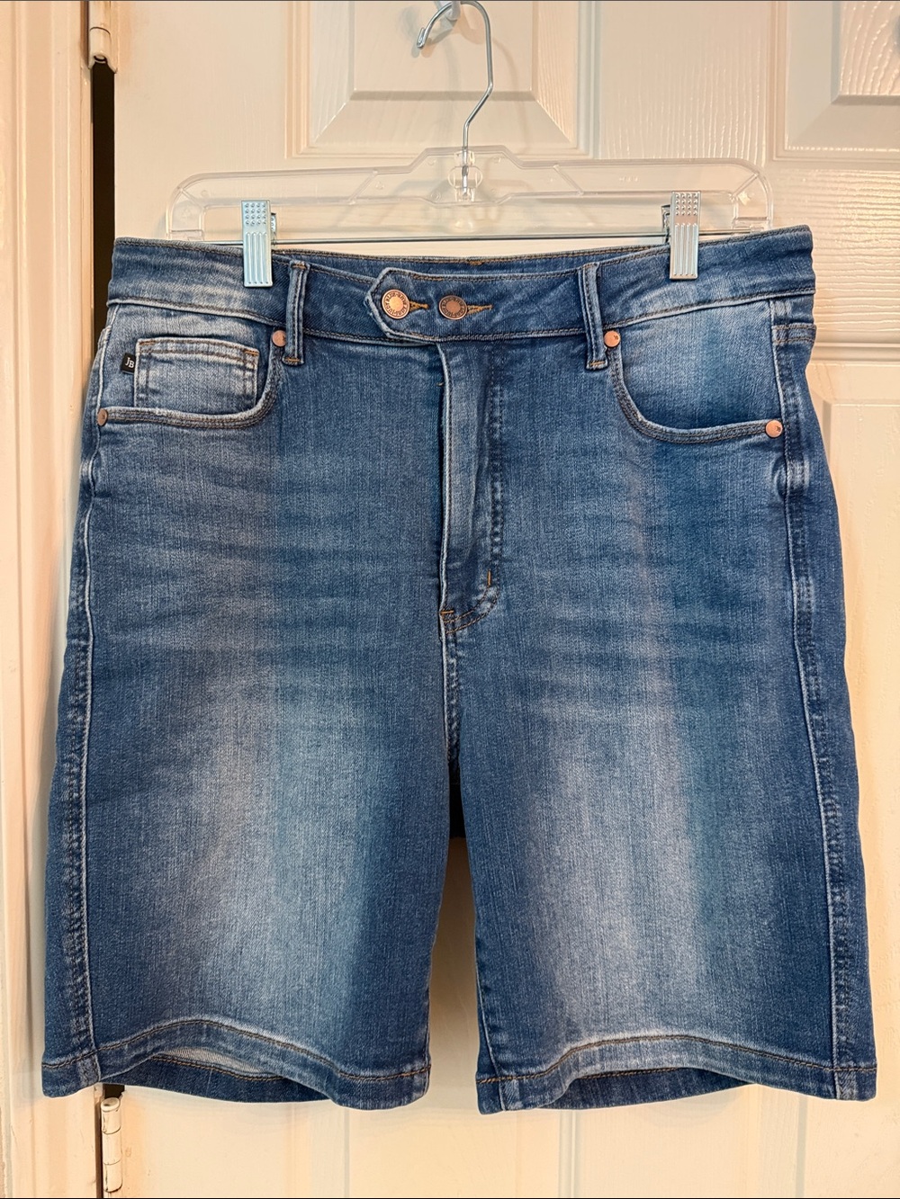 Judy Blue Medium Blue Washed Denim Shorts